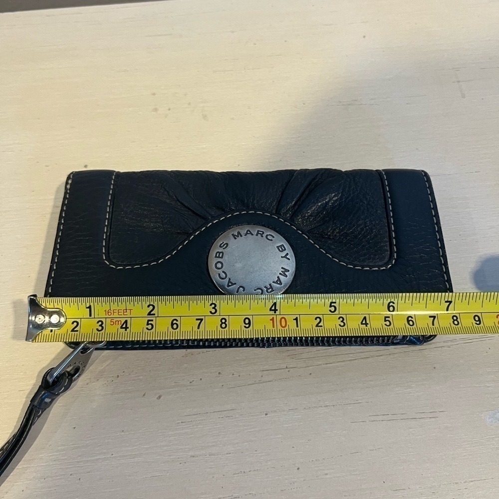 Marc by Marc Jacobs Bi Fold Leather Wallet - Picture 5 of 12